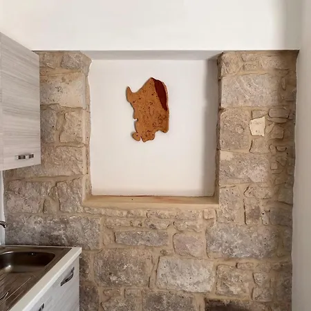 Pensjonat Santantioco Red With 2-way Air Con SantʼAntìoco