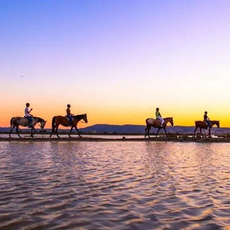 Pensjonat Santantioco Red With 2-way Air Con SantʼAntìoco