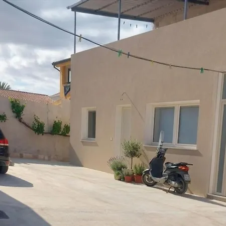 Πανσιόν Private Red At Palma De Sols No Shared Living Spaces SantʼAntìoco